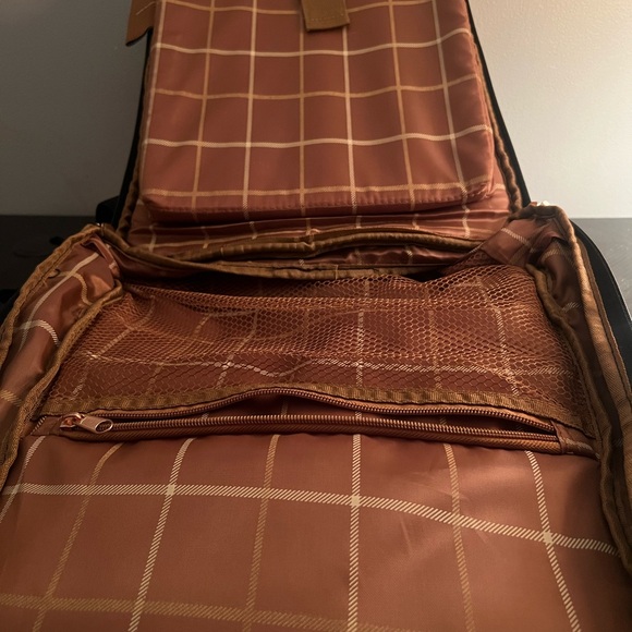 London Fog Paddington Collection 17 Backpack - Picture 3 of 3